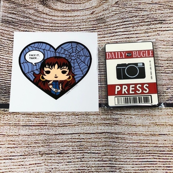 Funko Pop Spider-Man Blue MJ Decal sticker and Daily Bugle Pin Marvel Collectors - Picture 1 of 7